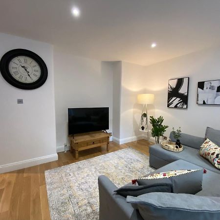 Fantastic Spacious Garden Flat With Own Private Entrance Londra Esterno foto